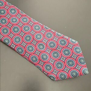 TOM JAMES 100% Silk Elegant Red and Blue Patterned Men's Tie